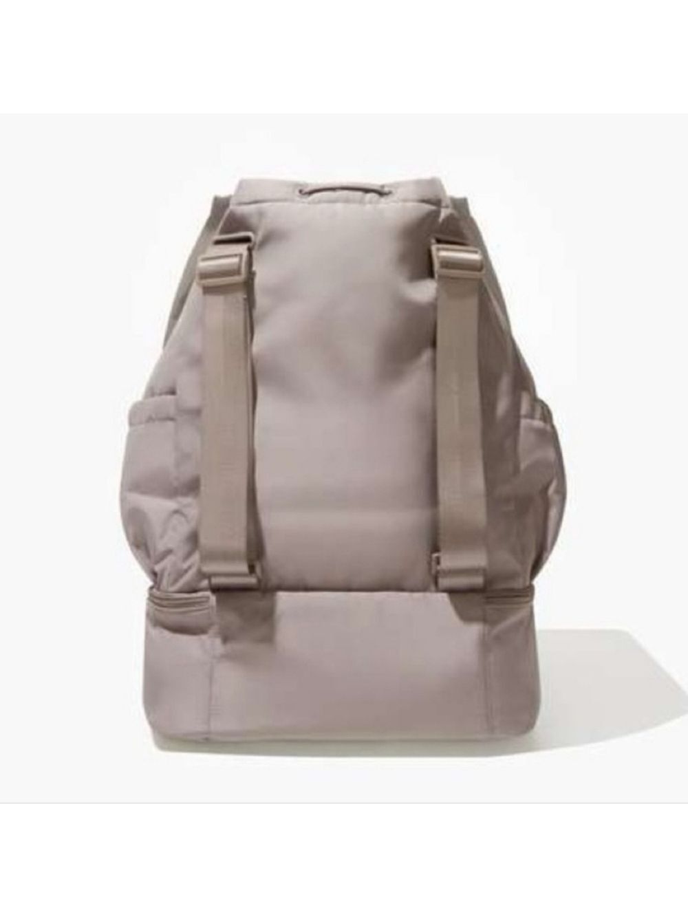 Beyond Yoga Convertible Gym Bag Backpack in Birch NEW! - Picture 6 of 12